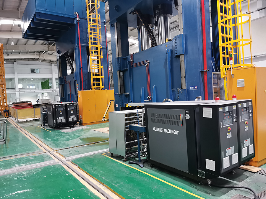 模壓成型SMC/GMT等專用控溫機(jī) 模壓成型SMC/GMT等專用控溫機(jī)