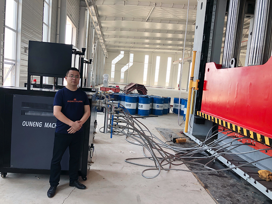 油溫機與模具連接 油溫機與模具連接